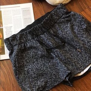 Lulu Lemon On the Fly Shorts